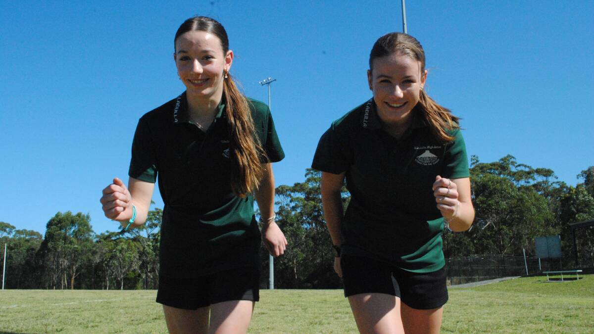  Paige and Cheyenne Murray are looking forward to the Australian All Schools National Athletics championships.